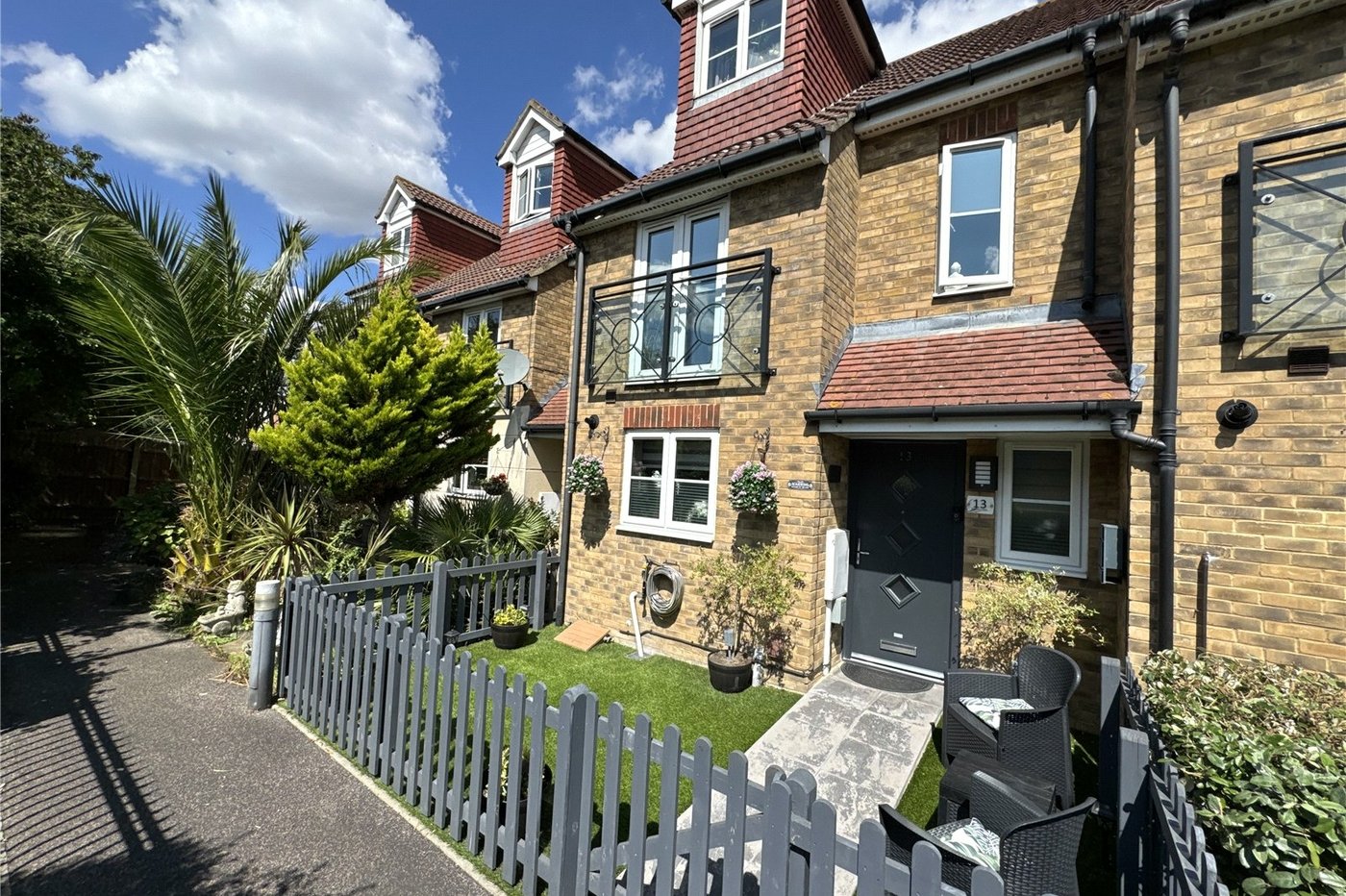 4 bedroom property for sale in Gillingham | Robinson Michael & Jackson