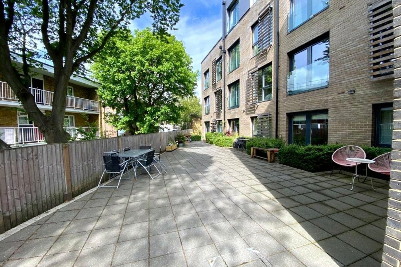 1 bedroom property for sale in London | Robinson Jackson