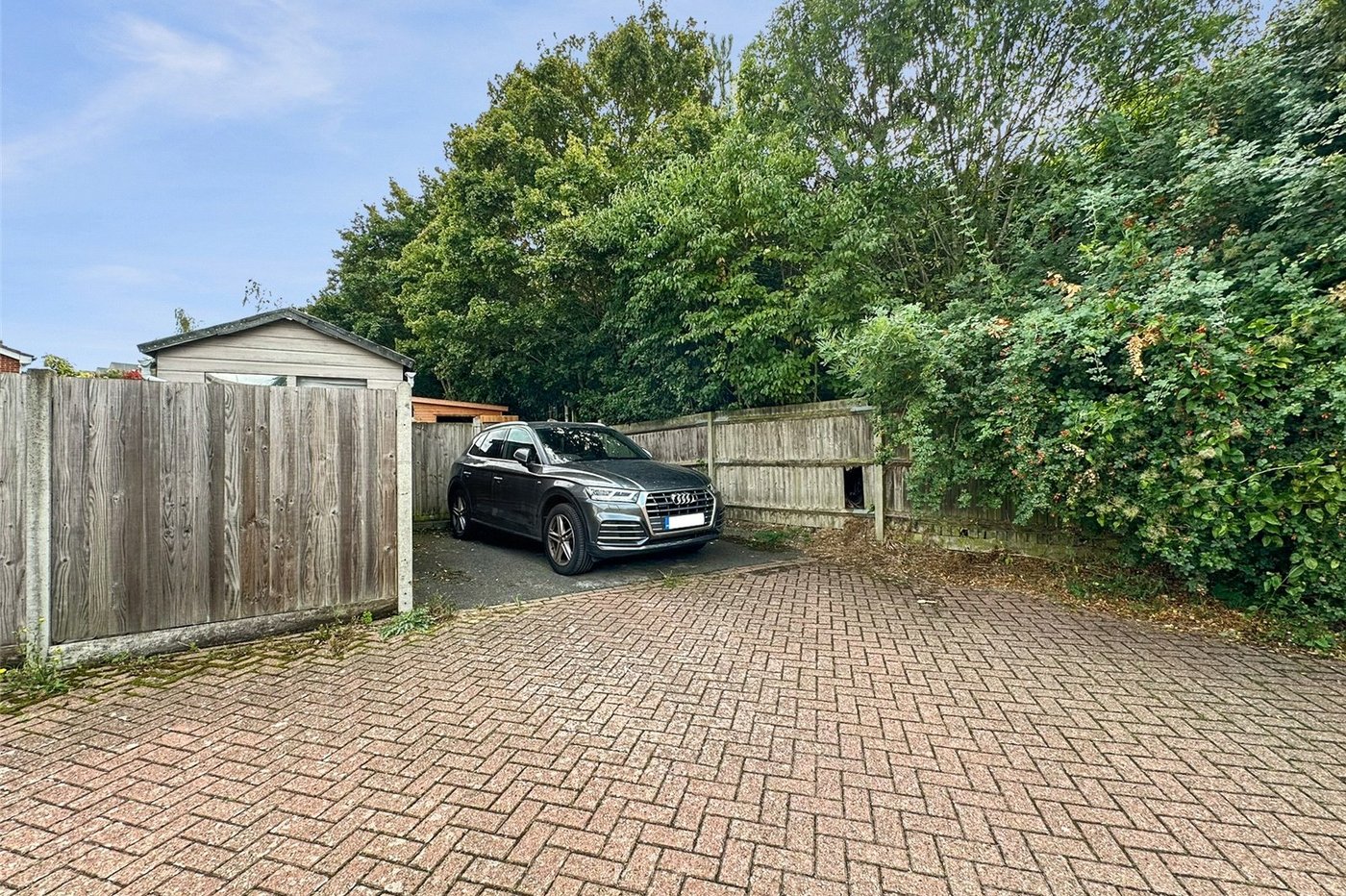 2 bedroom house for sale in Greenhithe | Robinson Jackson