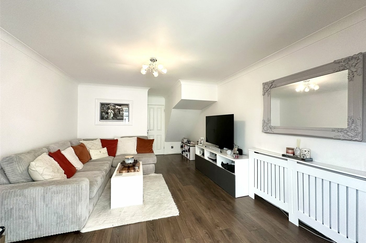 2 bedroom house for sale in Greenhithe | Robinson Jackson