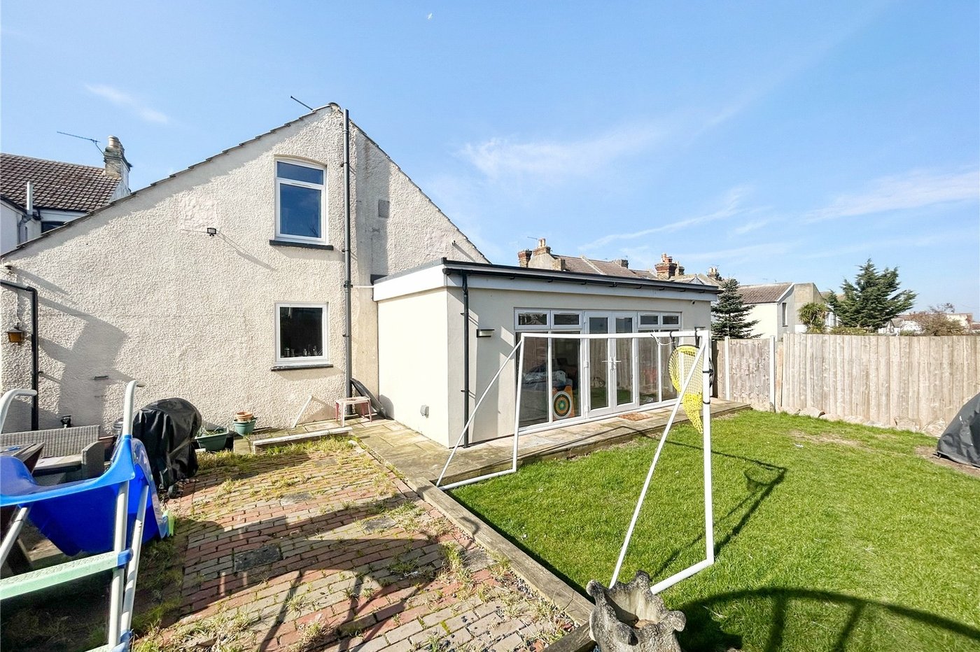 4 bedroom property for sale in Gillingham | Robinson Michael & Jackson