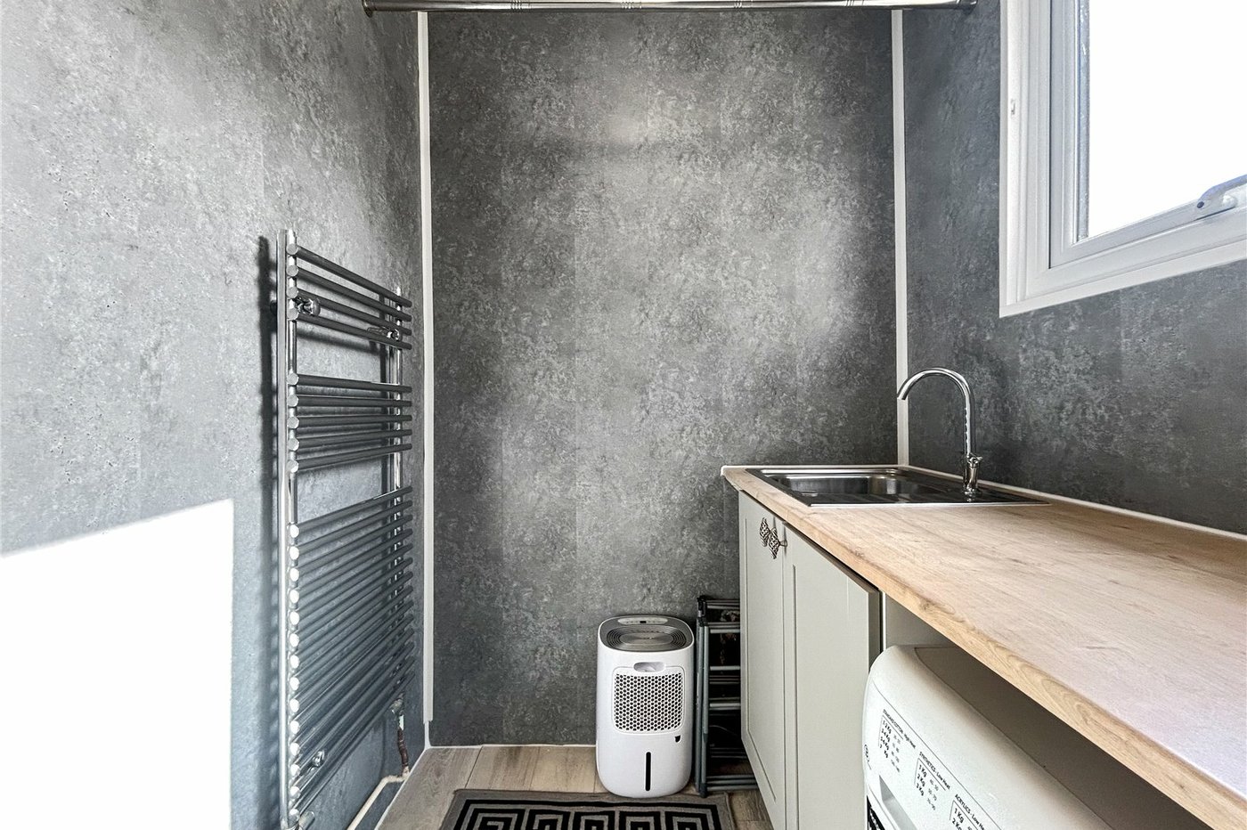 4 bedroom property for sale in Gillingham | Robinson Michael & Jackson