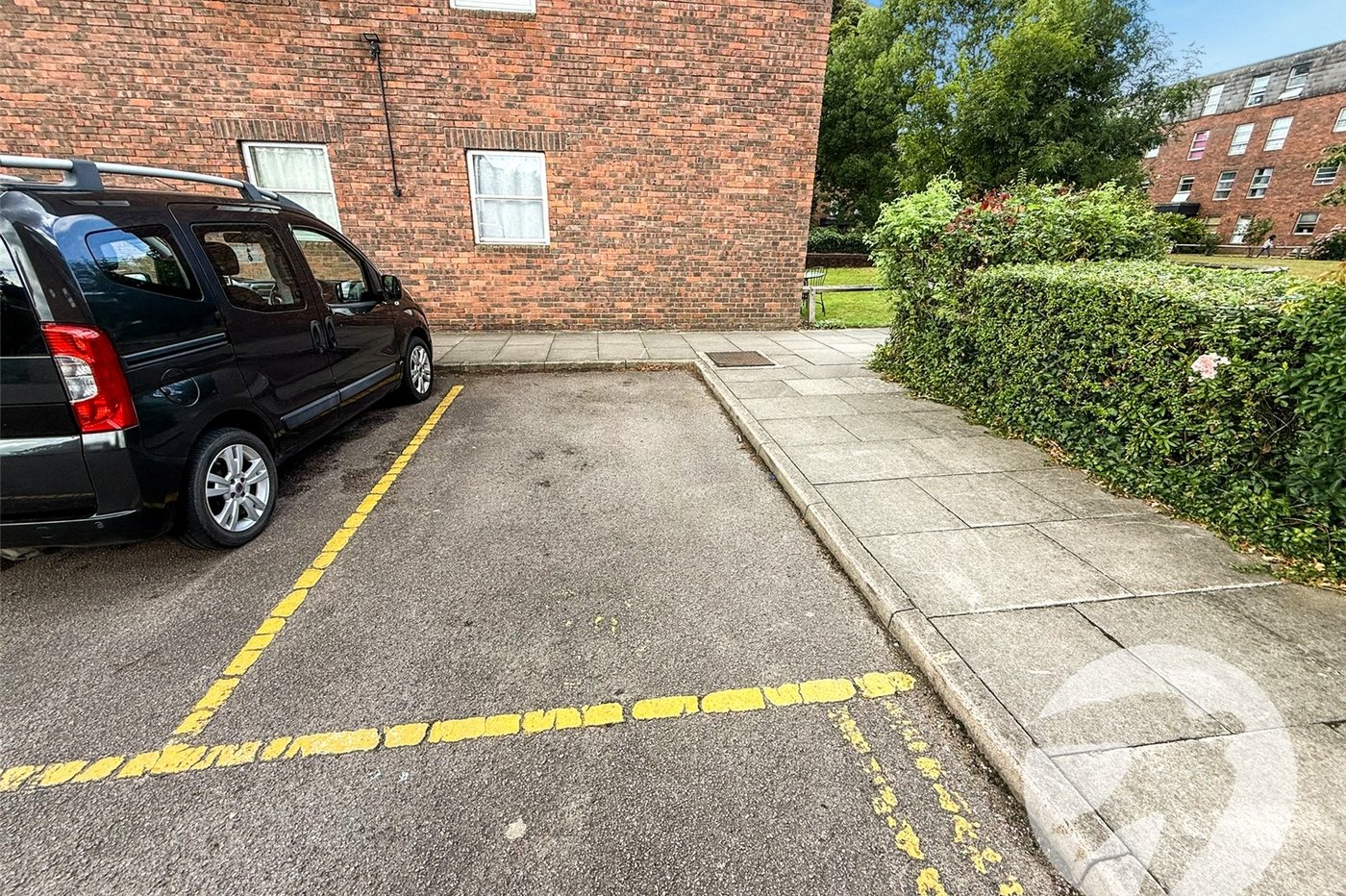 2 bedroom property for sale in London | Robinson Jackson