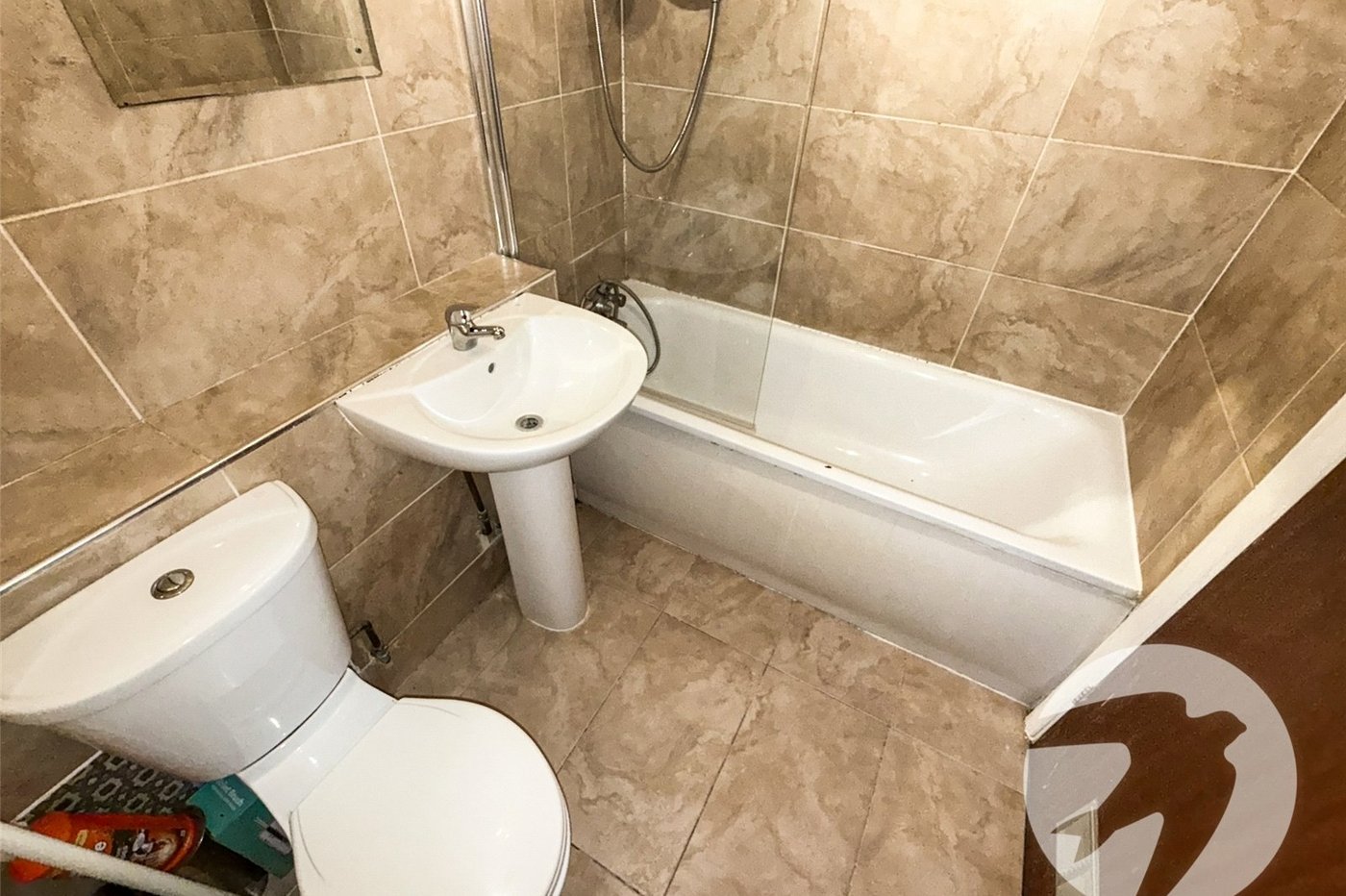 2 bedroom property for sale in London | Robinson Jackson