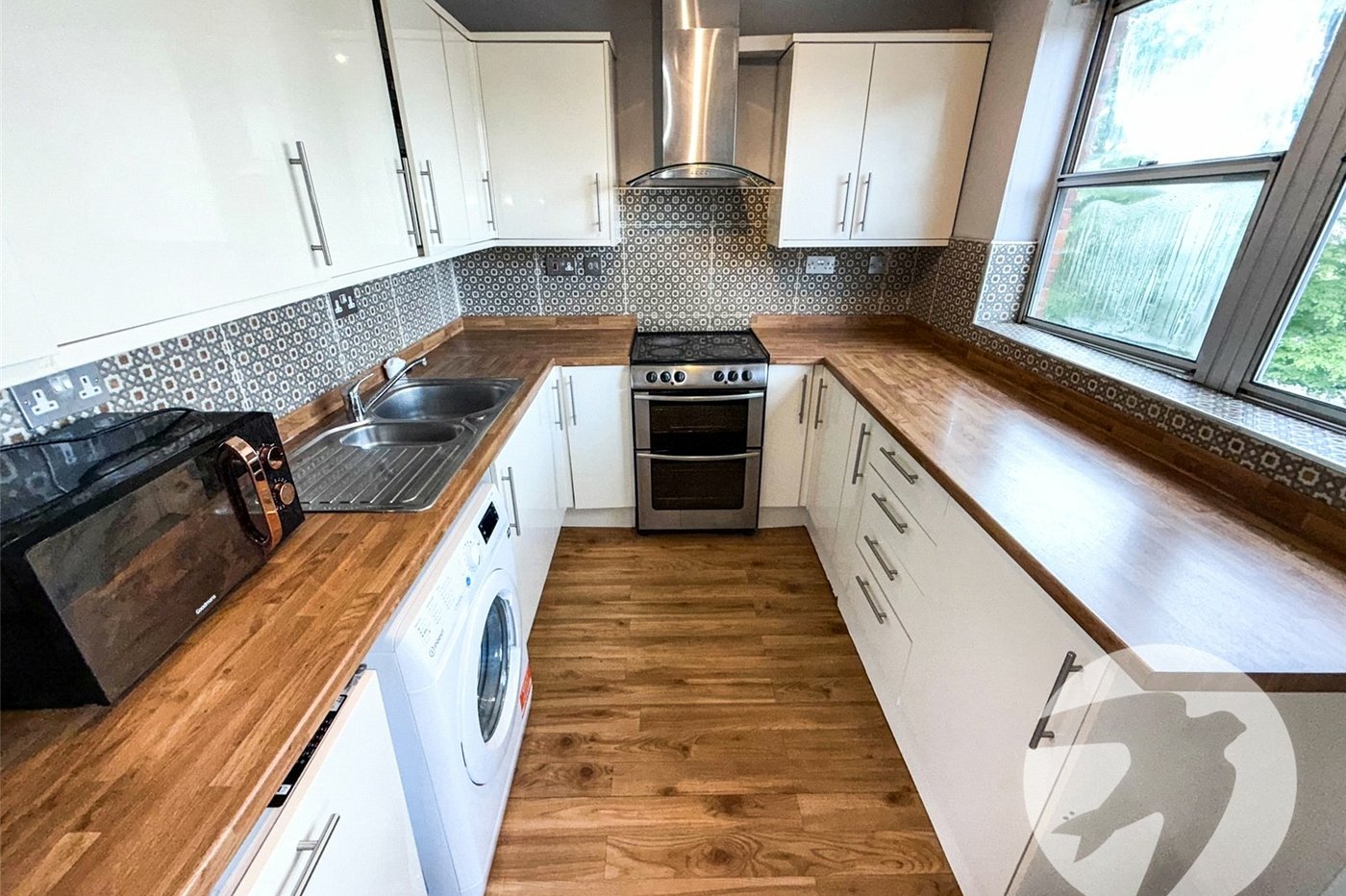 2 bedroom property for sale in London | Robinson Jackson