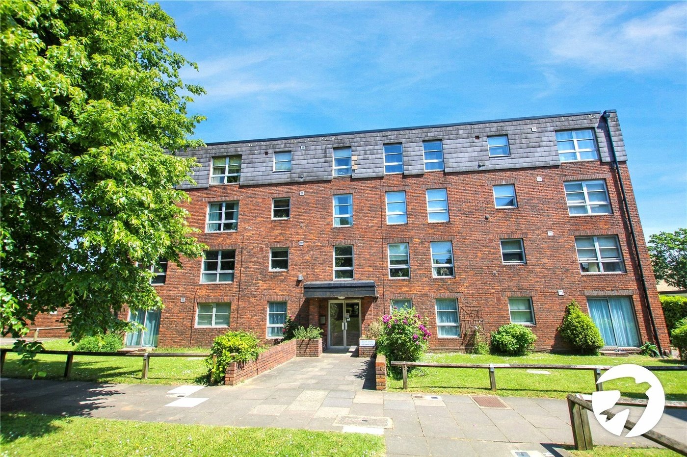 2 bedroom property for sale in London | Robinson Jackson