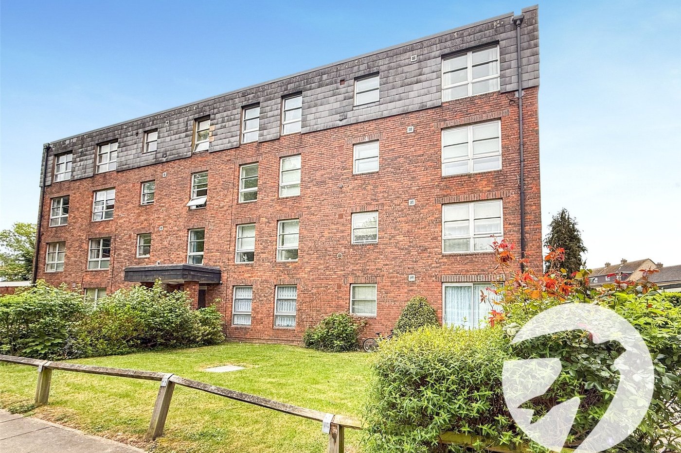 2 bedroom property for sale in London | Robinson Jackson