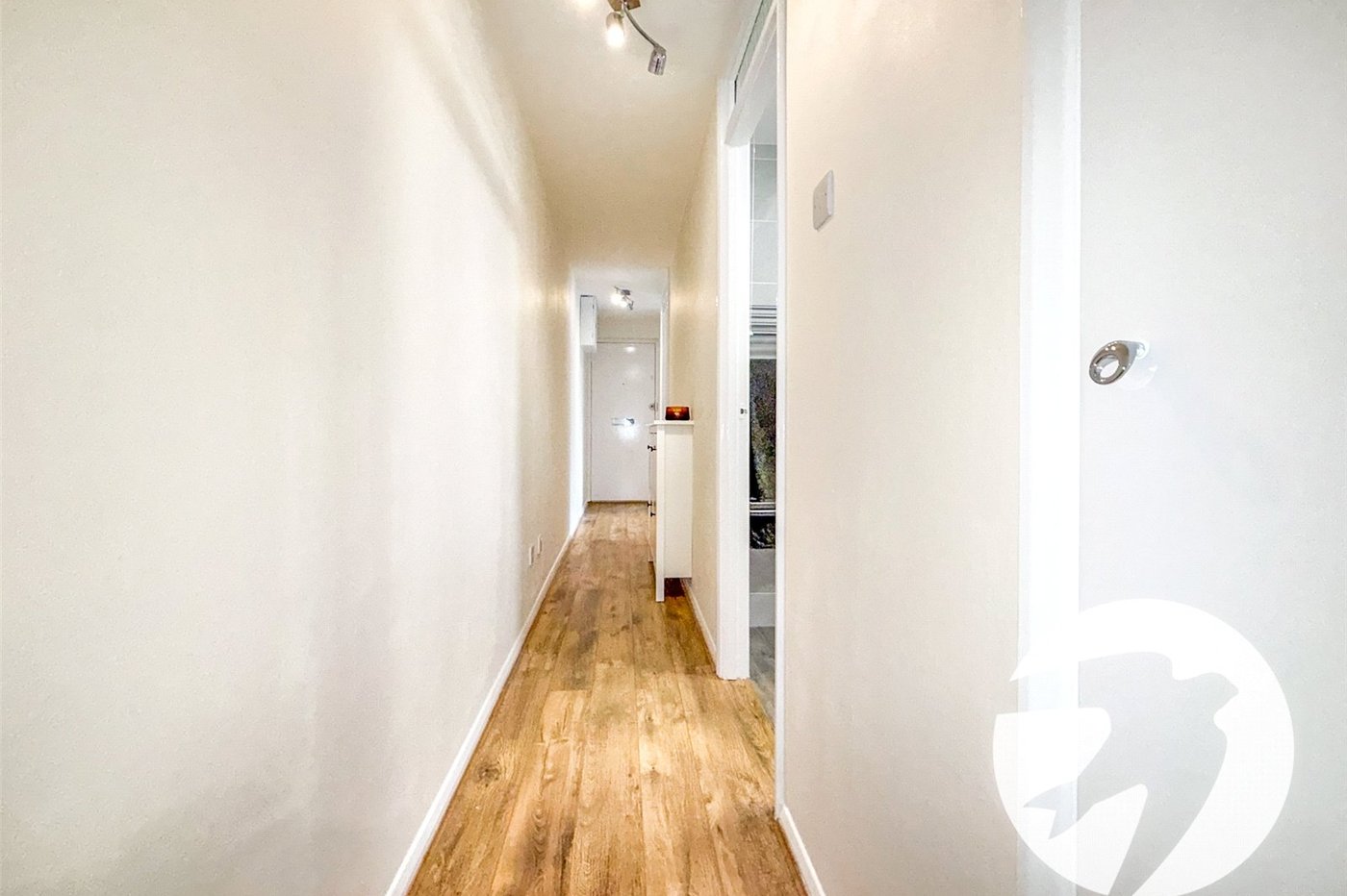 2 bedroom property for sale in London | Robinson Jackson