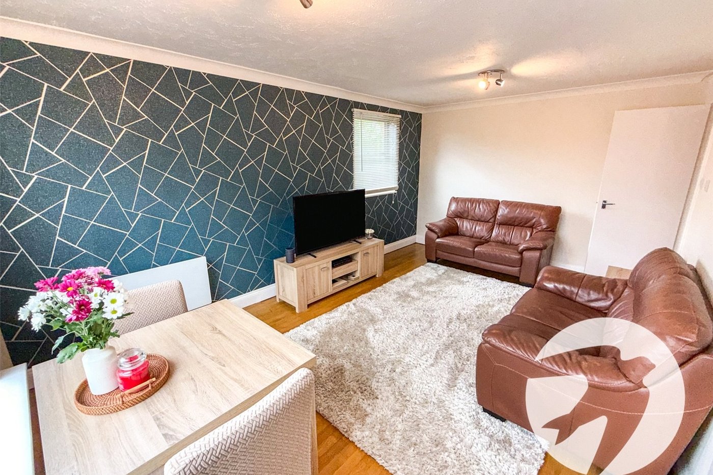 2 bedroom property for sale in London | Robinson Jackson