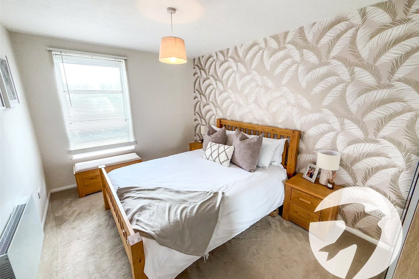 2 bedroom property for sale in London | Robinson Jackson