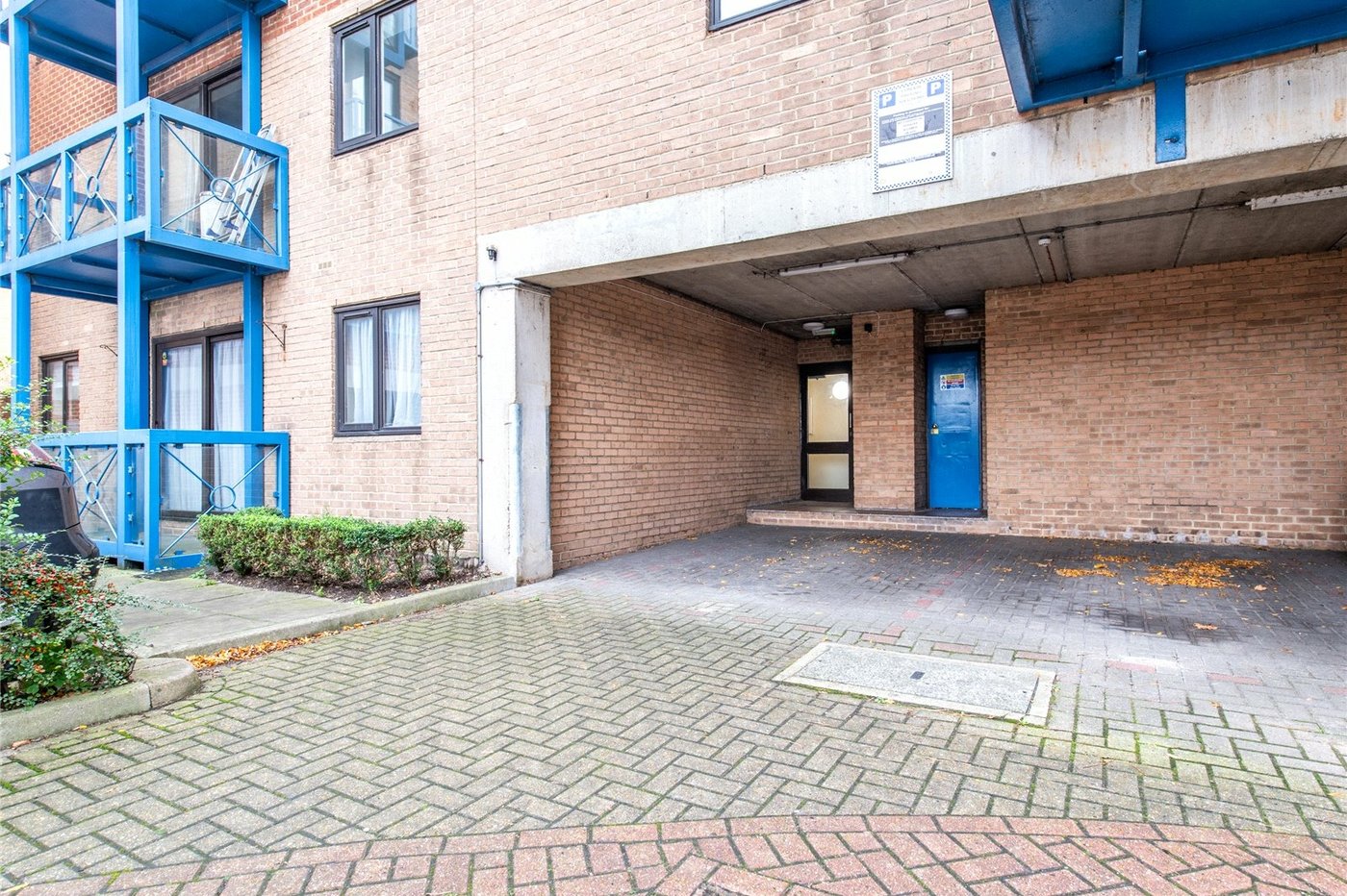 2 bedroom property for sale in West Street | Robinson Michael & Jackson