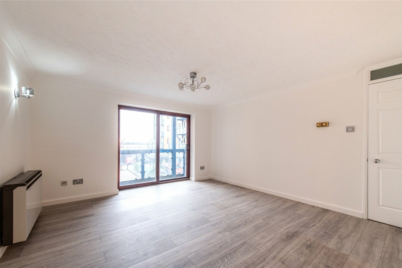 2 bedroom property for sale in West Street | Robinson Michael & Jackson