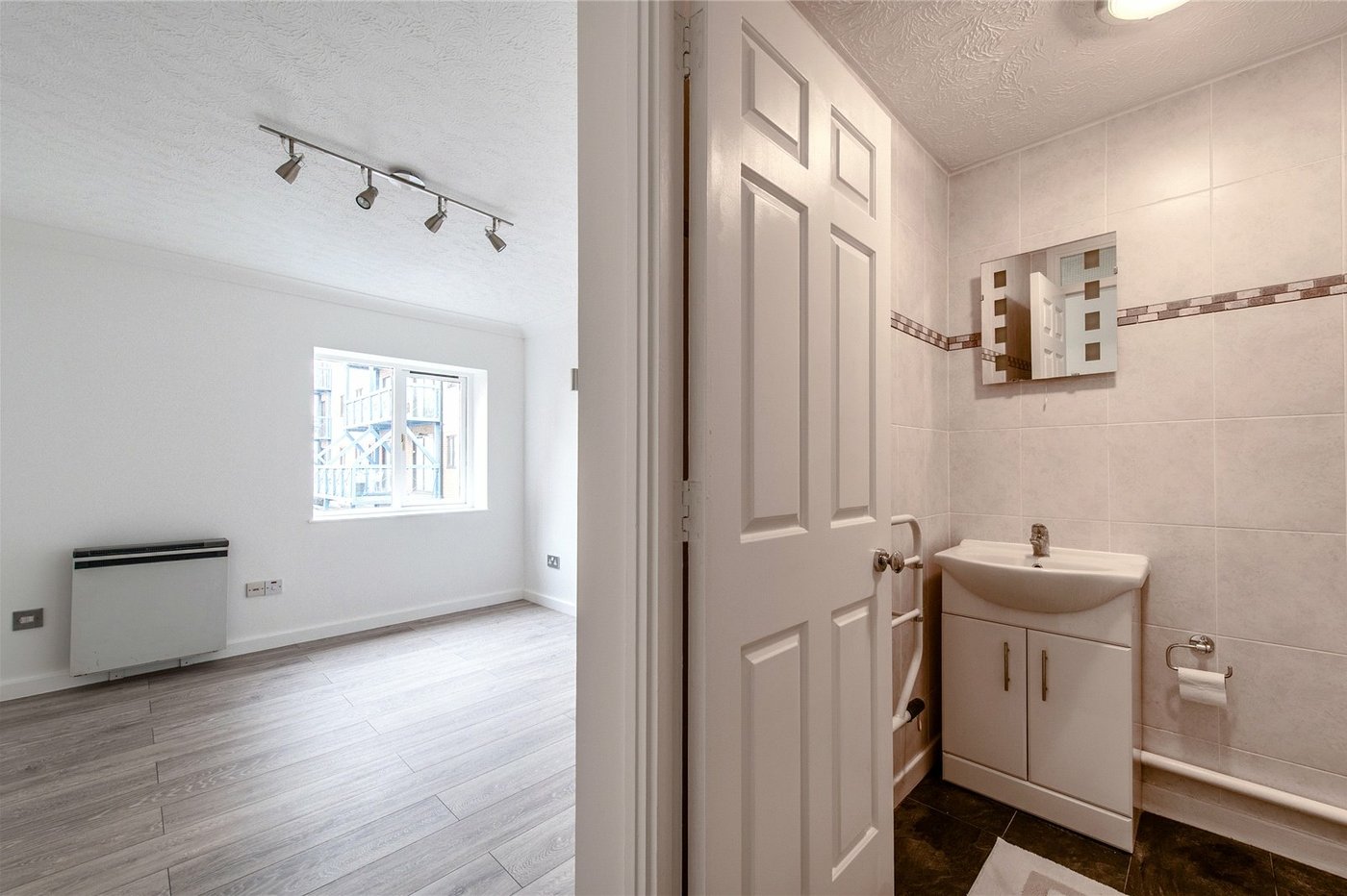 2 bedroom property for sale in West Street | Robinson Michael & Jackson