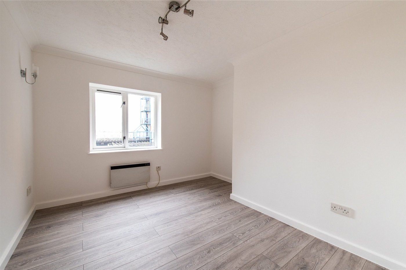 2 bedroom property for sale in West Street | Robinson Michael & Jackson