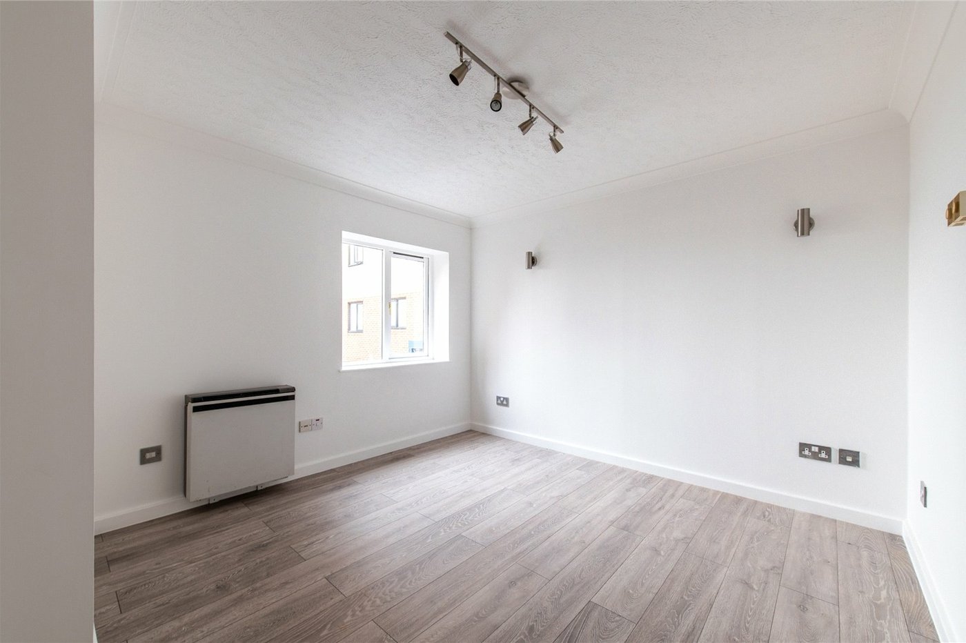 2 bedroom property for sale in West Street | Robinson Michael & Jackson