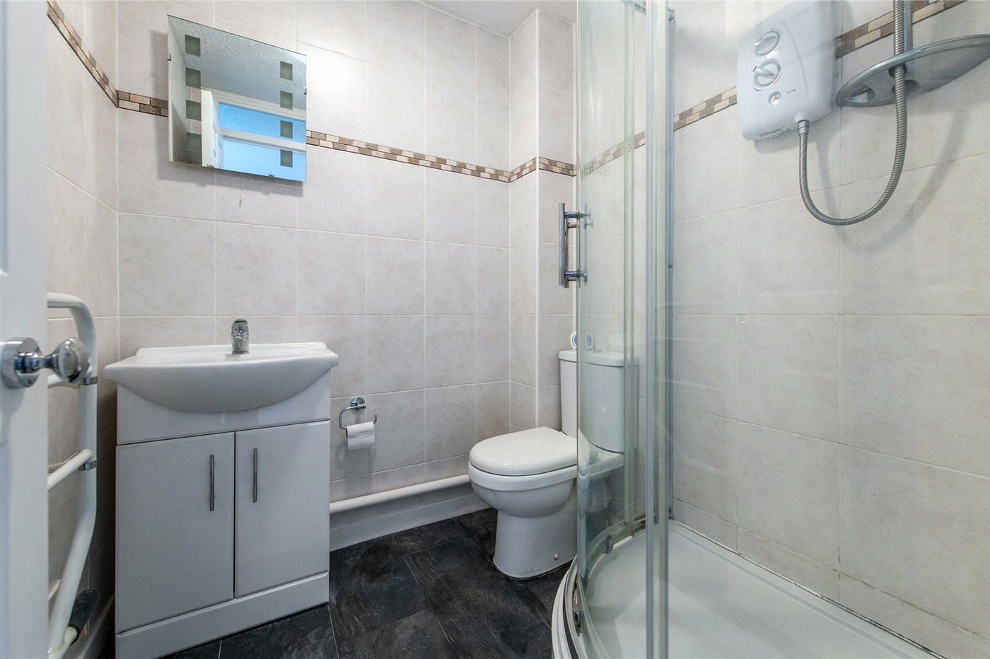 2 bedroom property for sale in West Street | Robinson Michael & Jackson