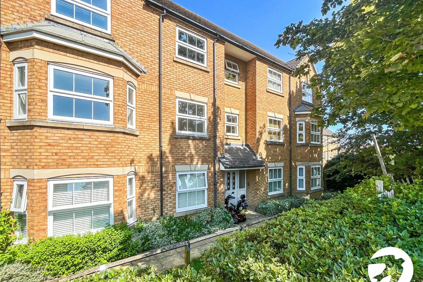 2 bedroom property for sale in Kemsley | Robinson Michael & Jackson