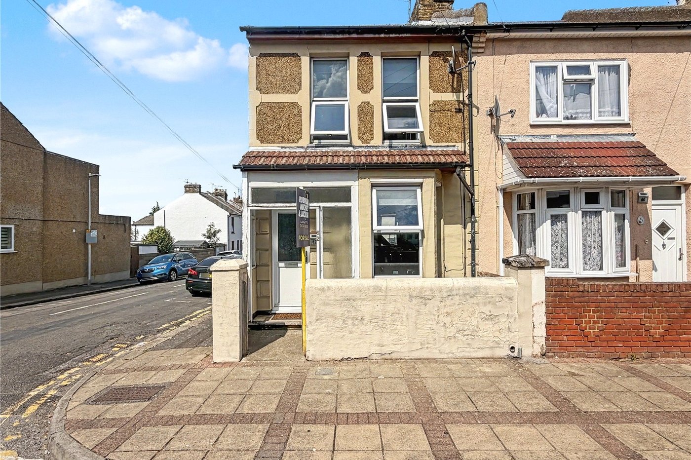 3 bedroom house for sale in Gillingham | Robinson Michael & Jackson