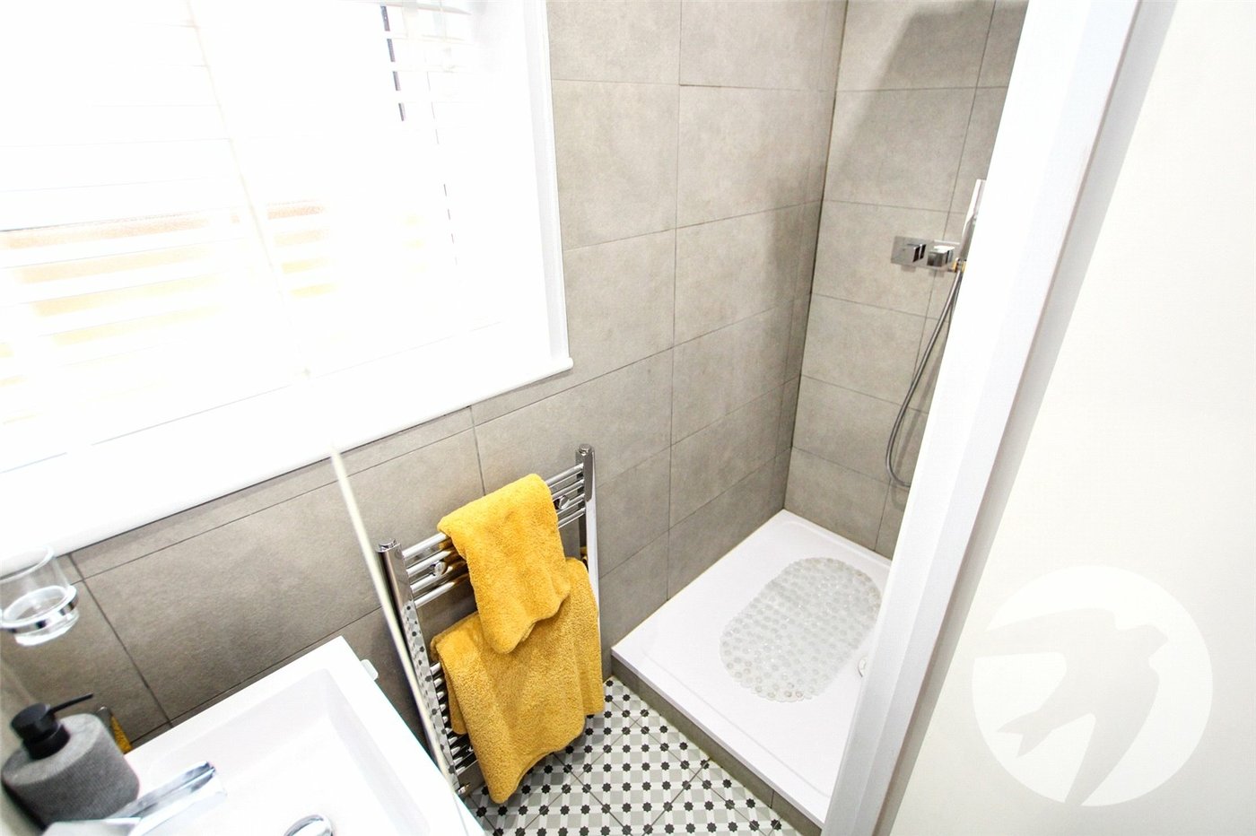 3 bedroom house for sale in London | Robinson Jackson