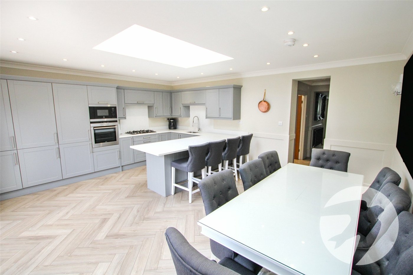 3 bedroom house for sale in London | Robinson Jackson