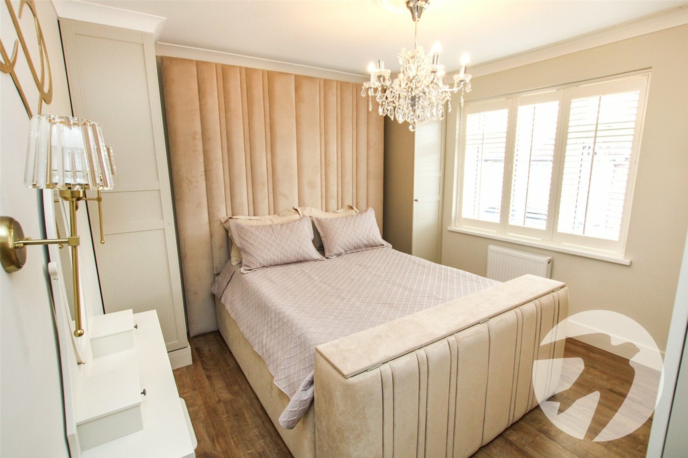 3 bedroom house for sale in London | Robinson Jackson