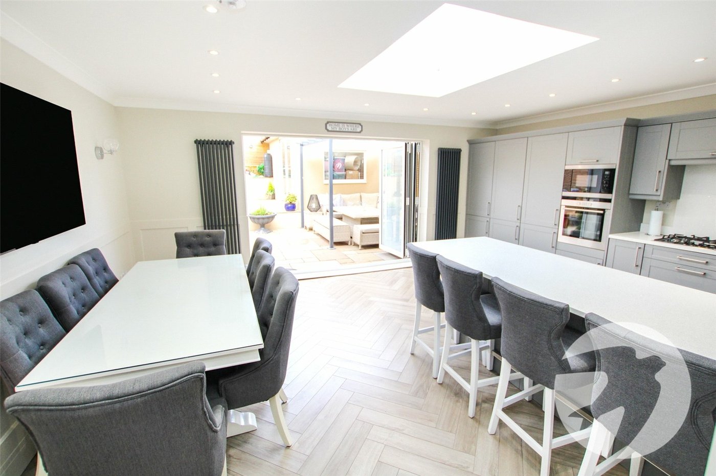 3 bedroom house for sale in London | Robinson Jackson