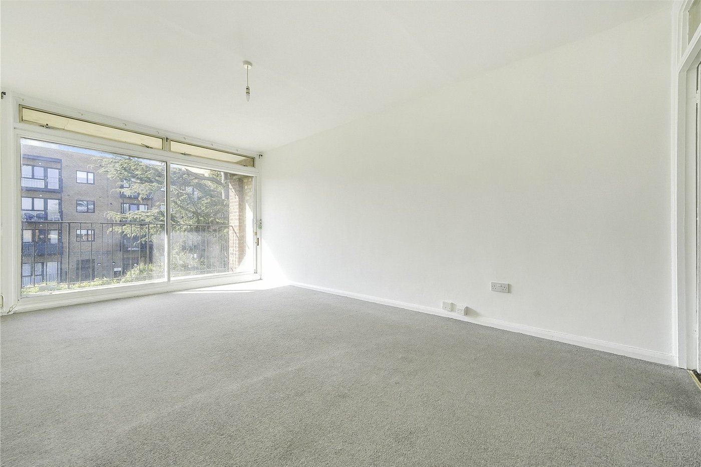 2 bedroom property for sale in London | Robinson Jackson