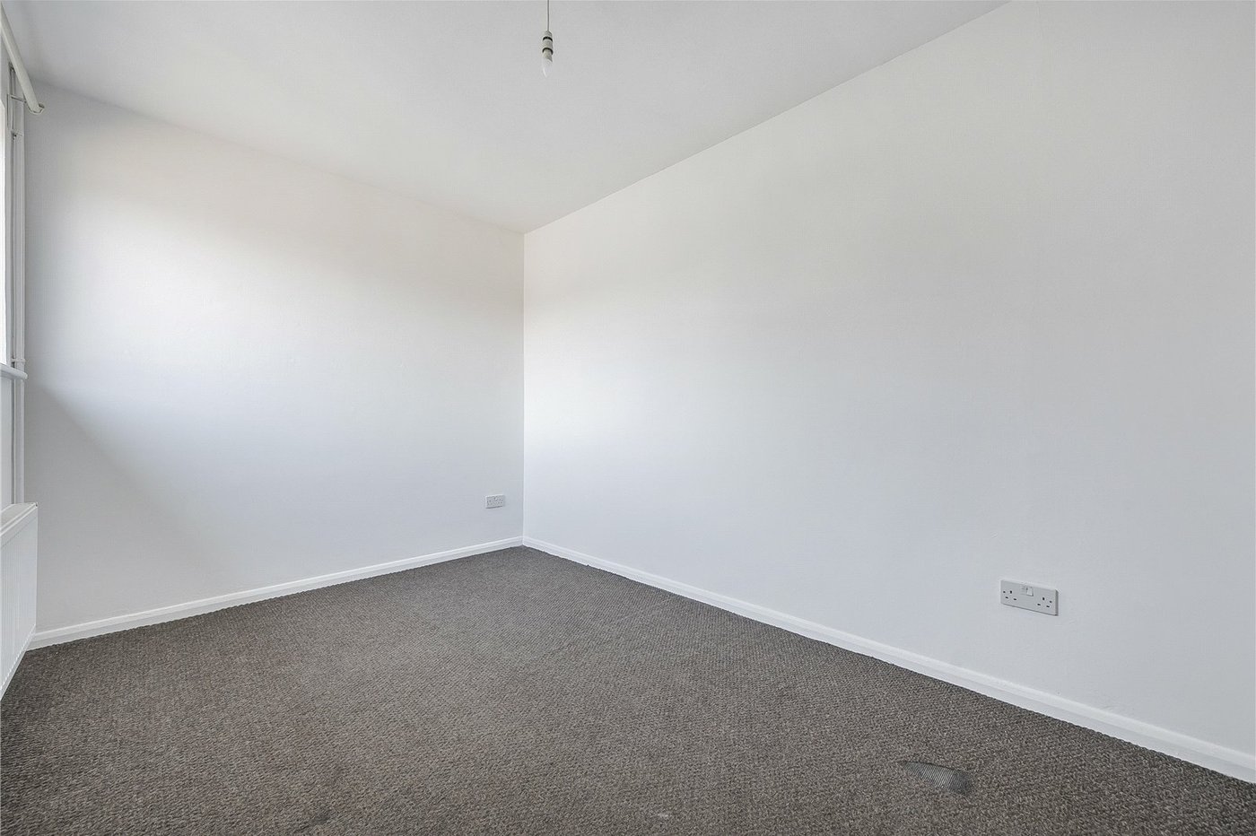 2 bedroom property for sale in London | Robinson Jackson