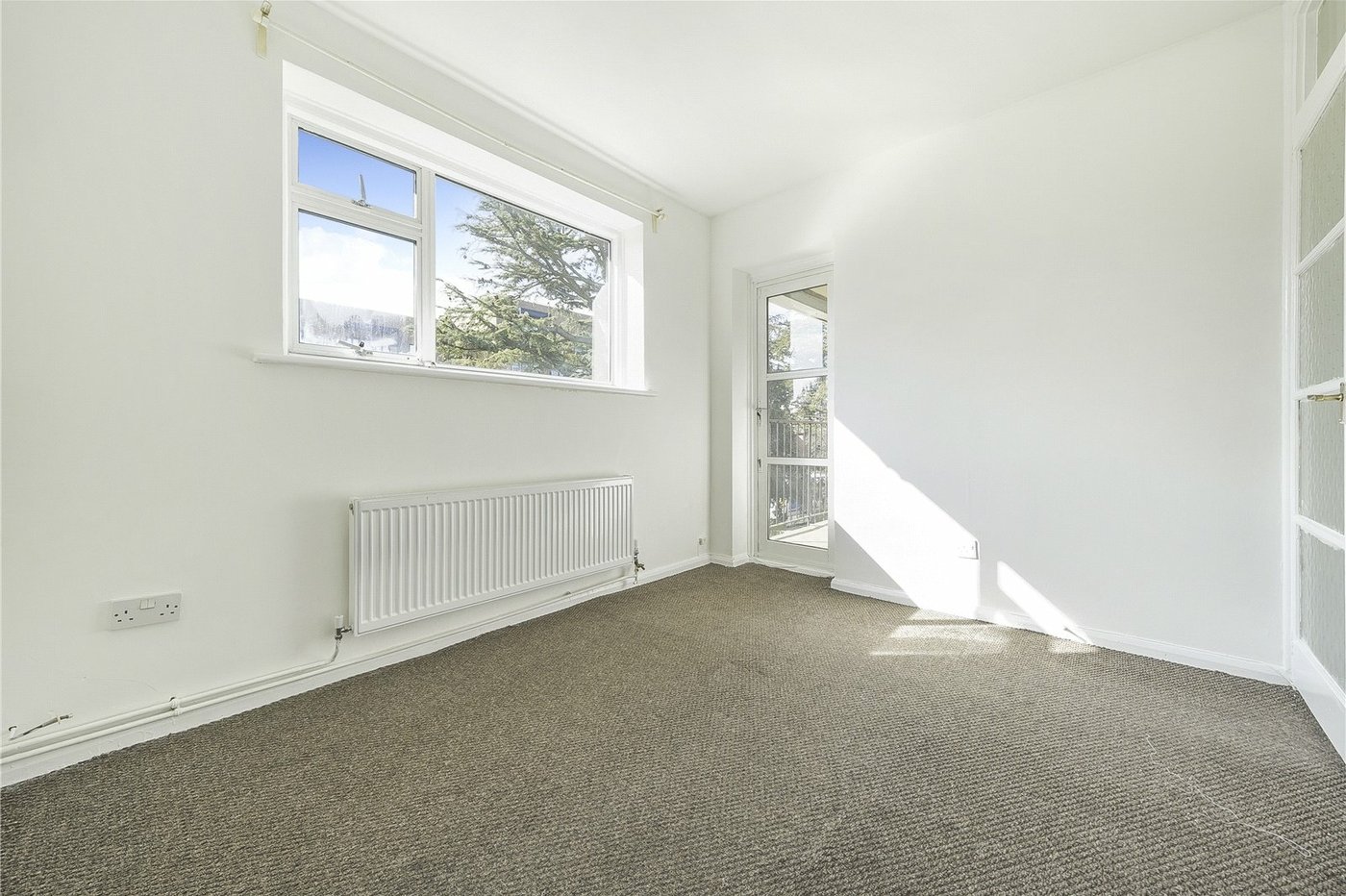2 bedroom property for sale in London | Robinson Jackson