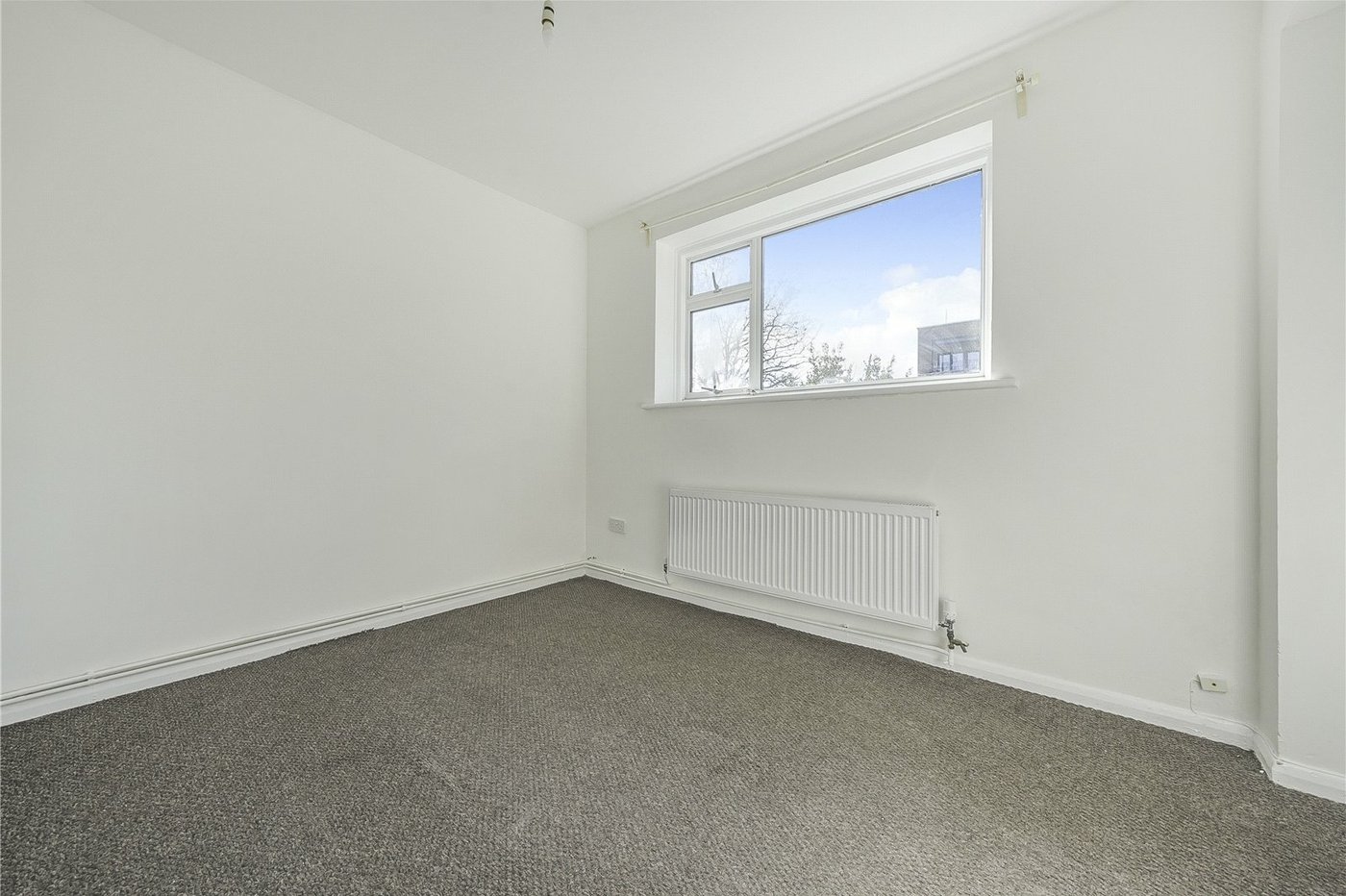 2 bedroom property for sale in London | Robinson Jackson