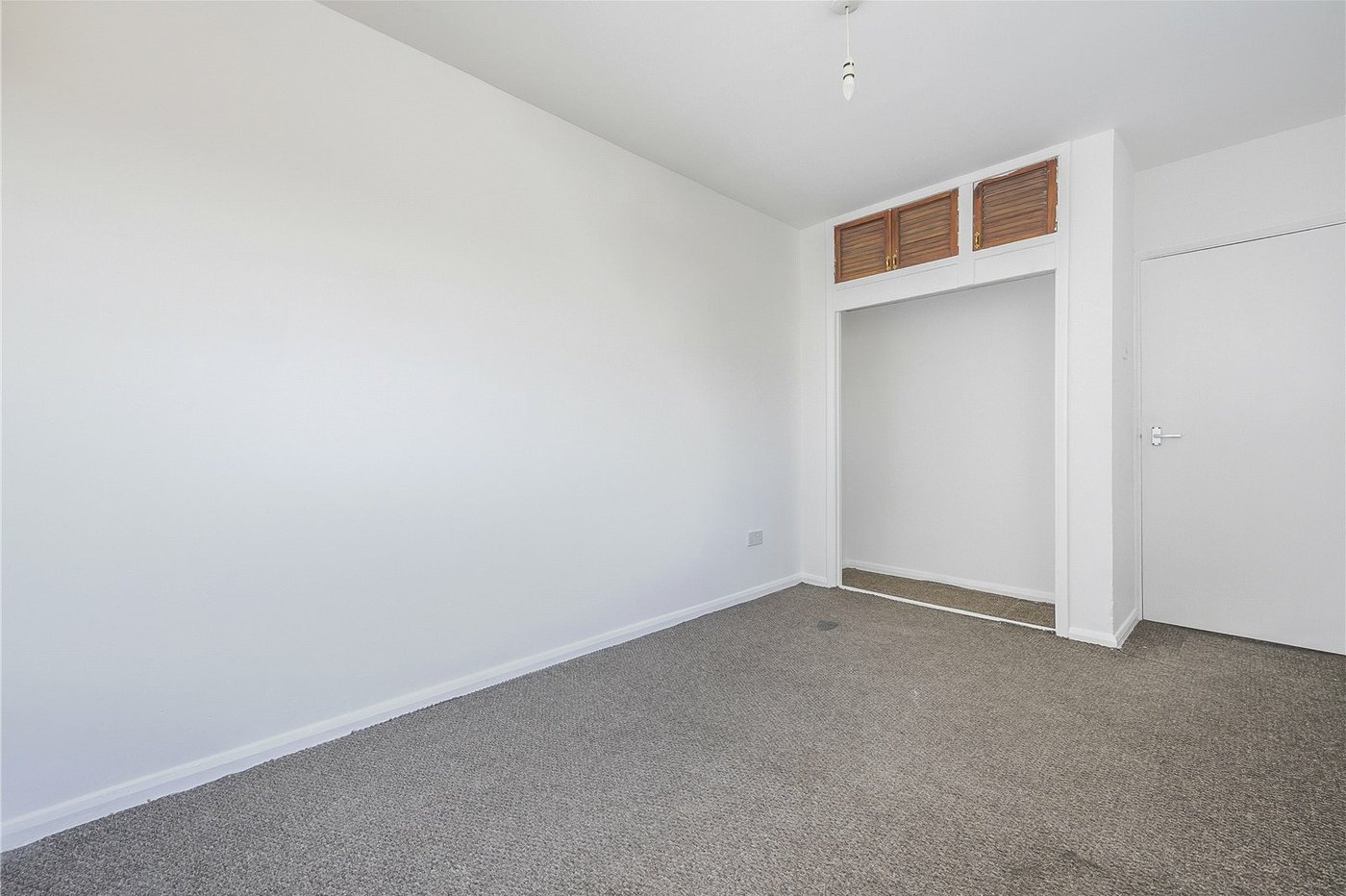 2 bedroom property for sale in London | Robinson Jackson