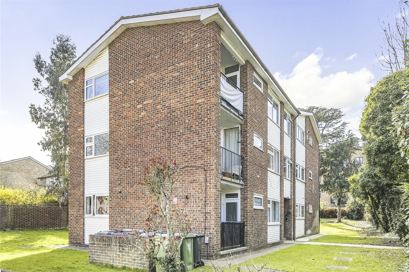 2 bedroom property for sale in  | Robinson Jackson