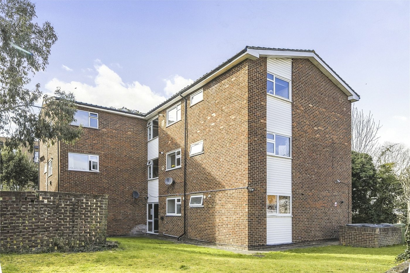 2 bedroom property for sale in  | Robinson Jackson