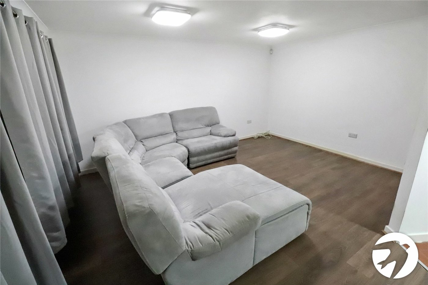 2 bedroom property for sale in London | Robinson Jackson