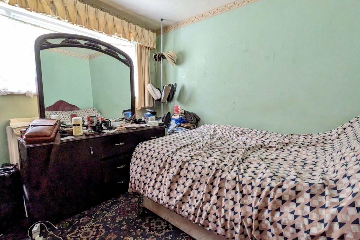 2 bedroom property for sale in London | Robinson Jackson