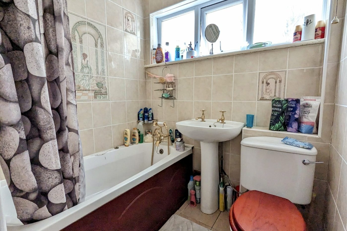 2 bedroom property for sale in London | Robinson Jackson