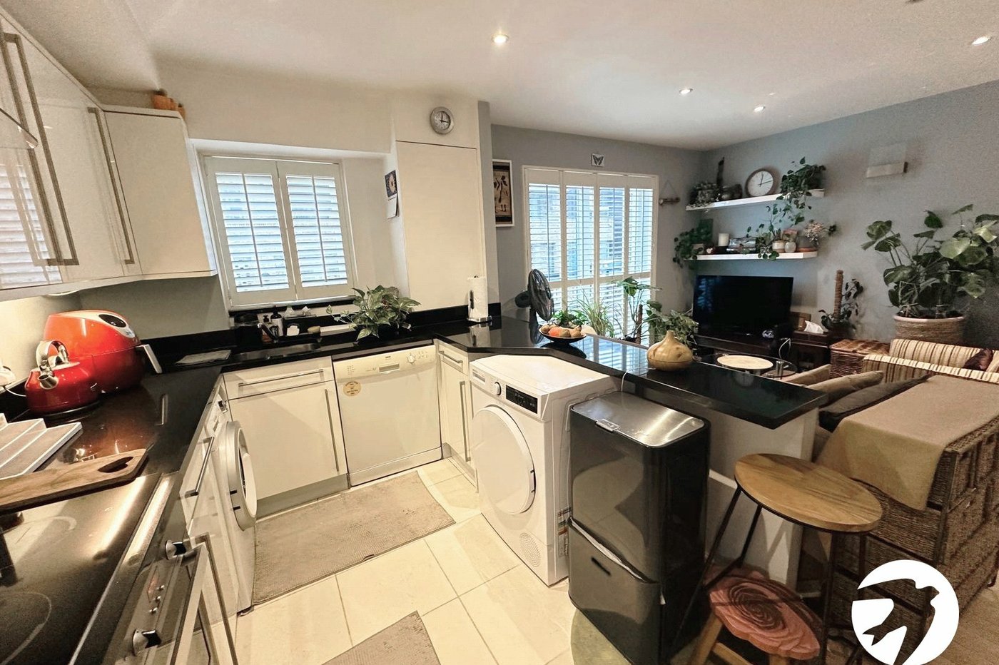 2 bedroom property for sale in London | Robinson Jackson