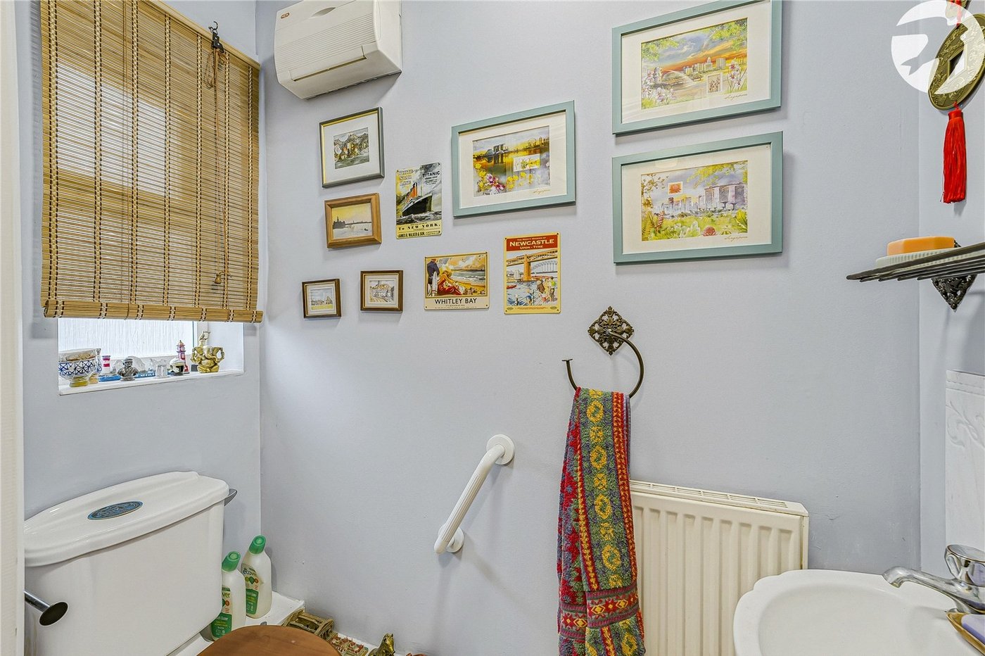 3 bedroom house for sale in London | Robinson Jackson