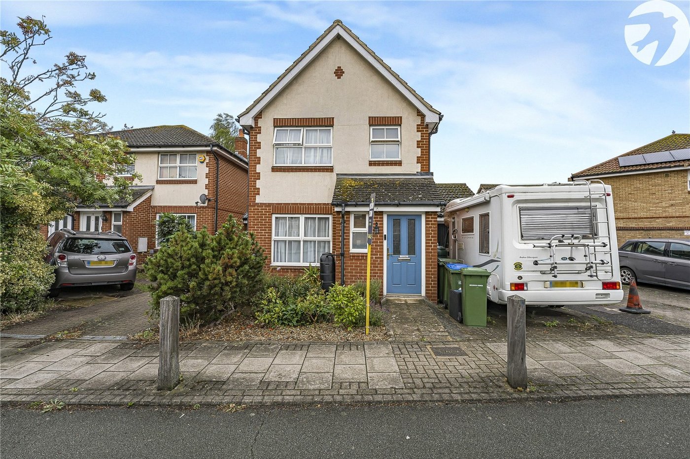 3 bedroom house for sale in London | Robinson Jackson