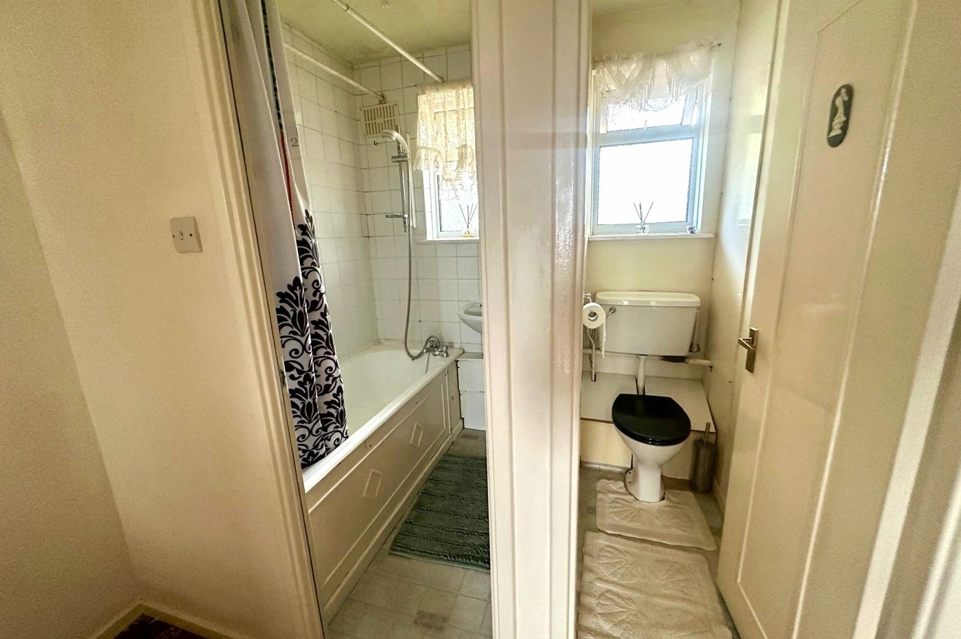 2 bedroom property for sale in London | Robinson Jackson