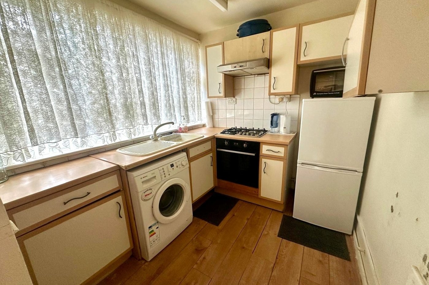 2 bedroom property for sale in London | Robinson Jackson