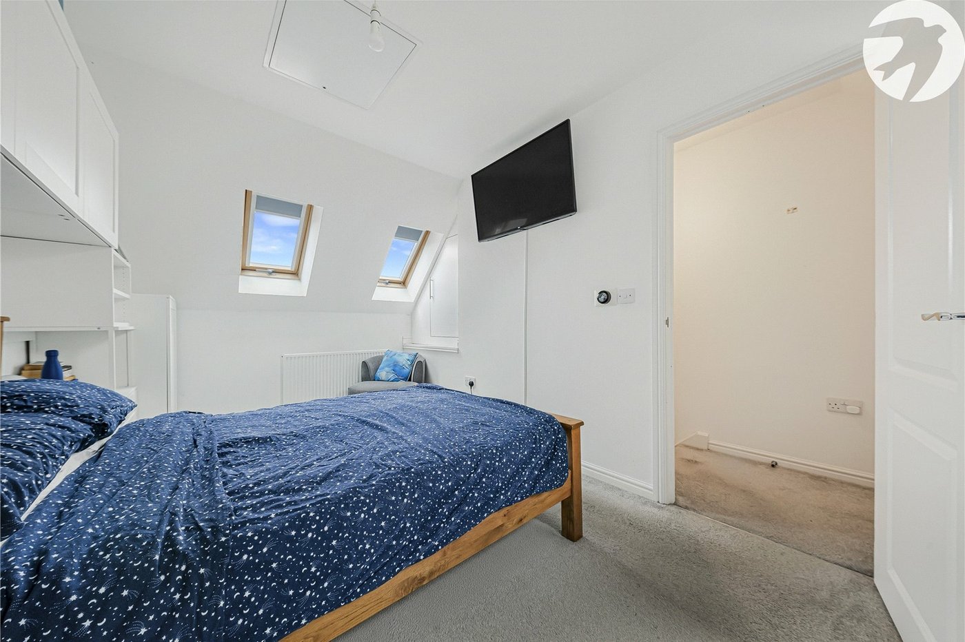 3 bedroom property for sale in Castle Hill | Robinson Jackson