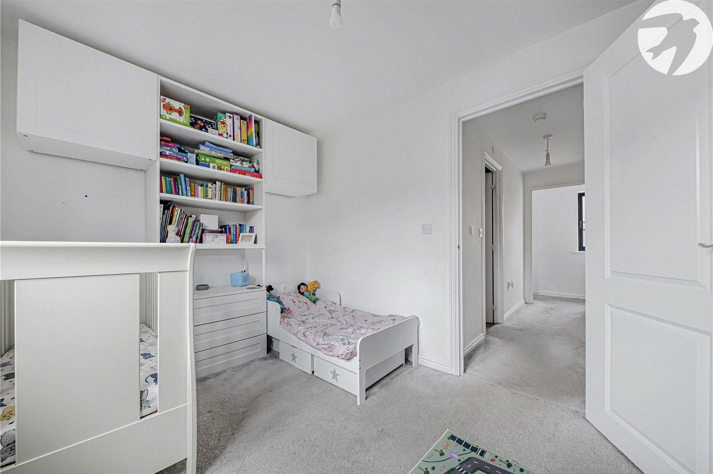 3 bedroom property for sale in Castle Hill | Robinson Jackson