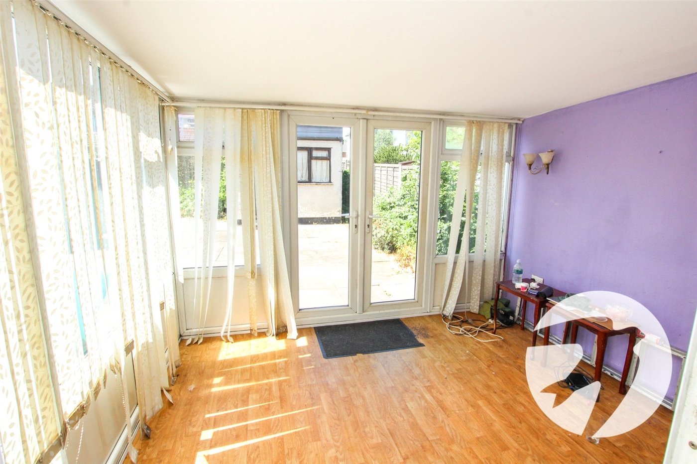 2 bedroom bungalow for sale in London | Robinson Jackson