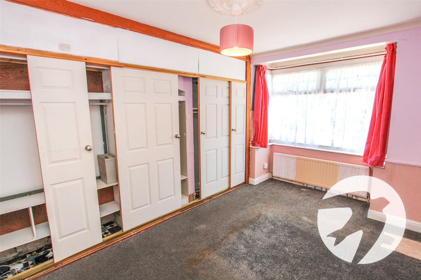 2 bedroom bungalow for sale in London | Robinson Jackson