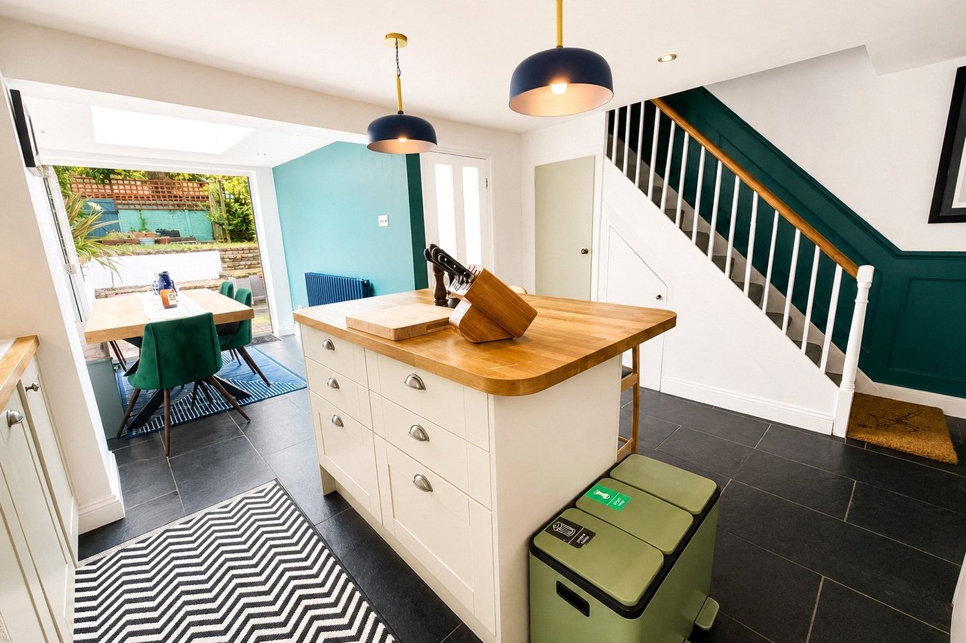 3 bedroom house for sale in London | Robinson Jackson