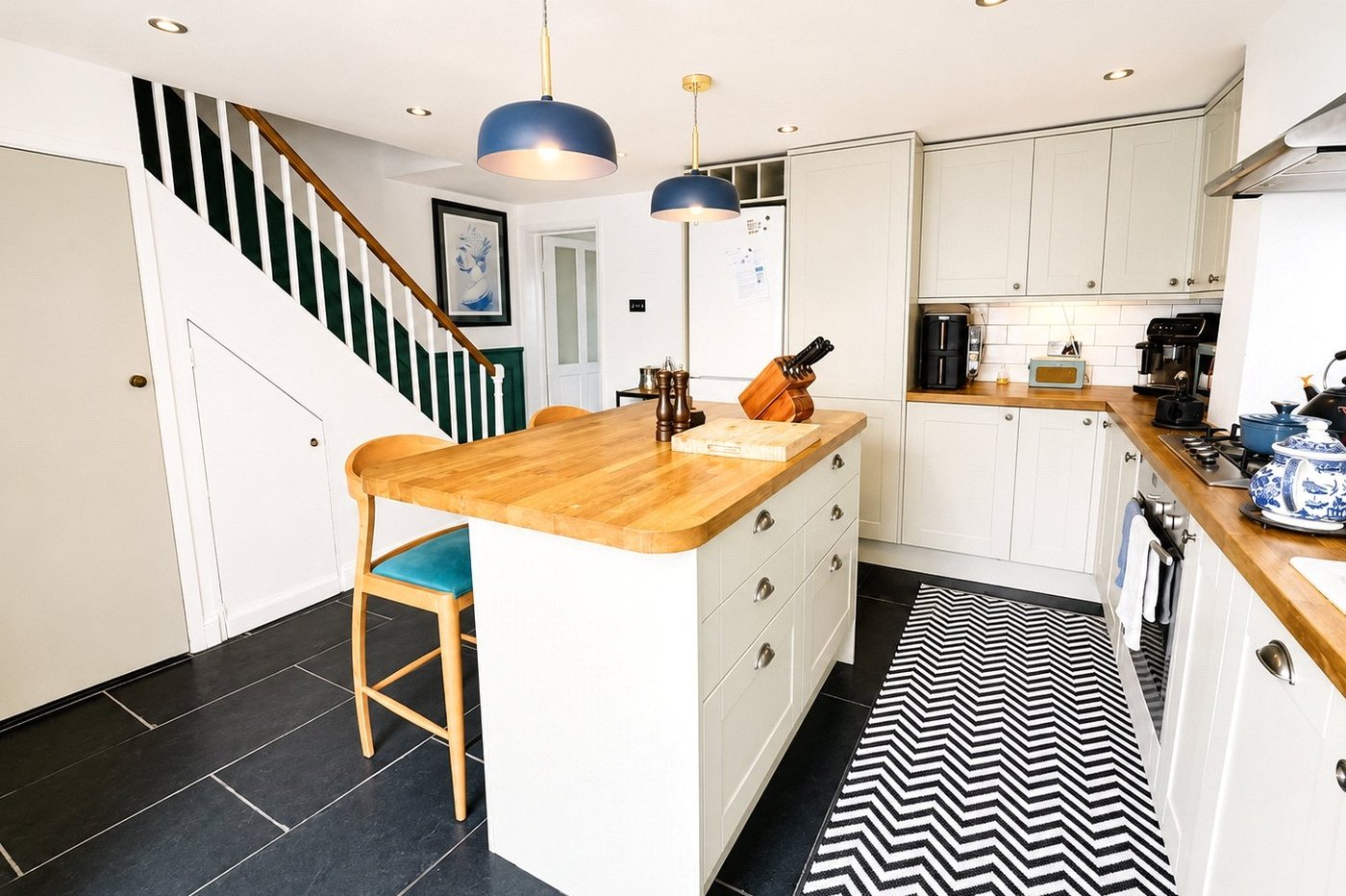 3 bedroom house for sale in London | Robinson Jackson
