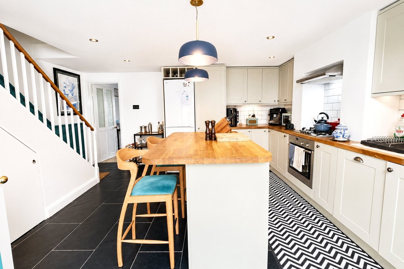 3 bedroom house for sale in London | Robinson Jackson