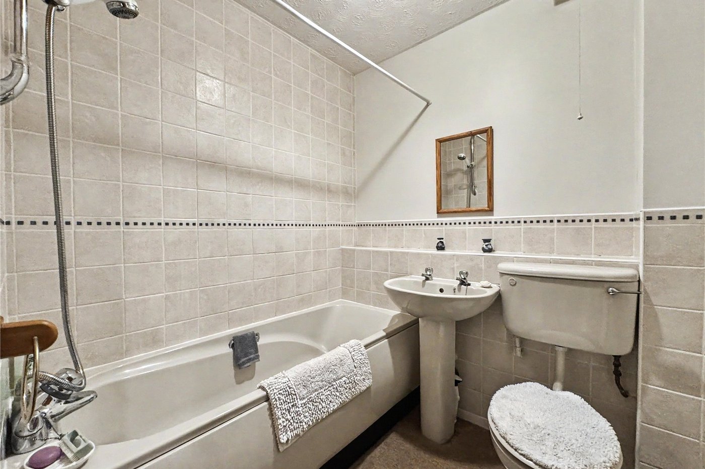 1 bedroom property for sale in Rainham | Robinson Michael & Jackson