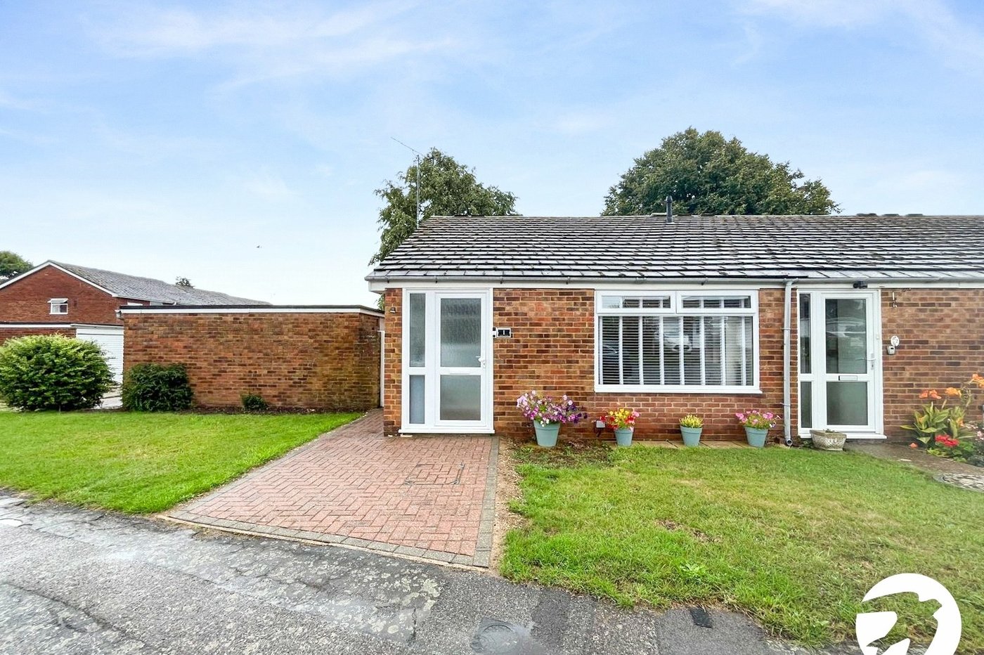 2 bedroom bungalow for sale in Sittingbourne | Robinson Michael & Jackson